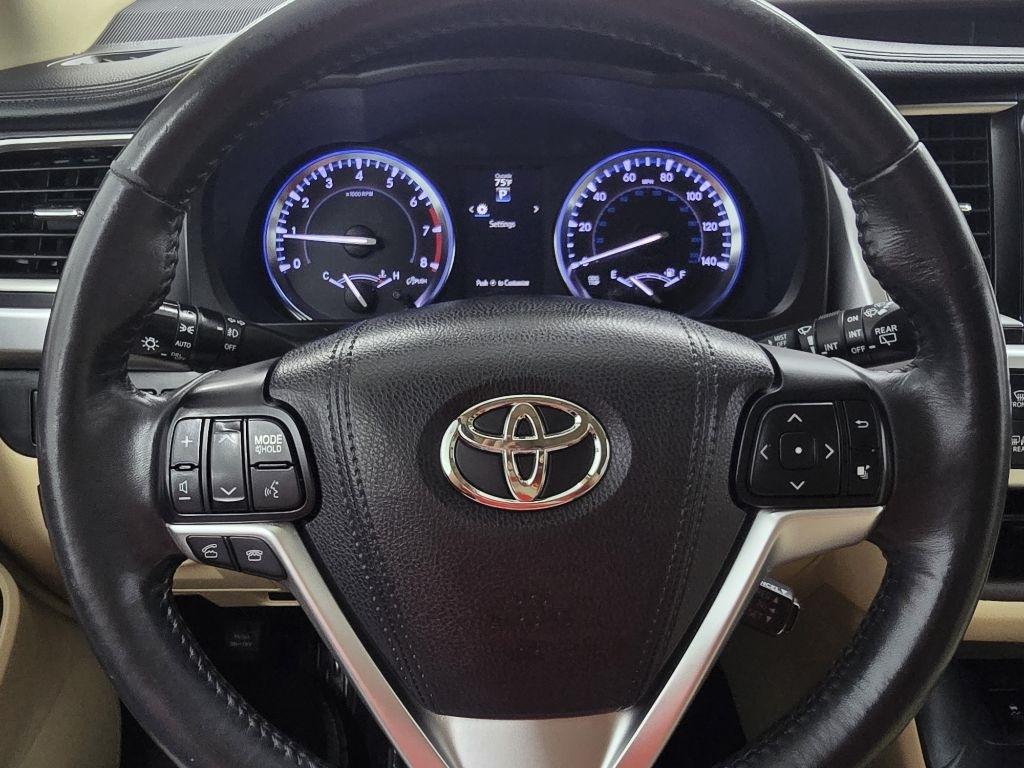 Toyota Highlander XLE FWD V6 2015