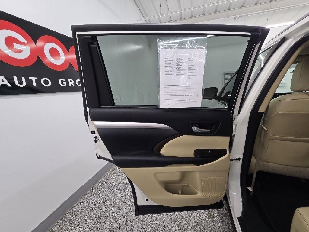 Toyota Highlander XLE FWD V6 2015