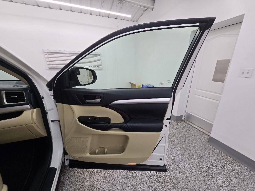 Toyota Highlander XLE FWD V6 2015