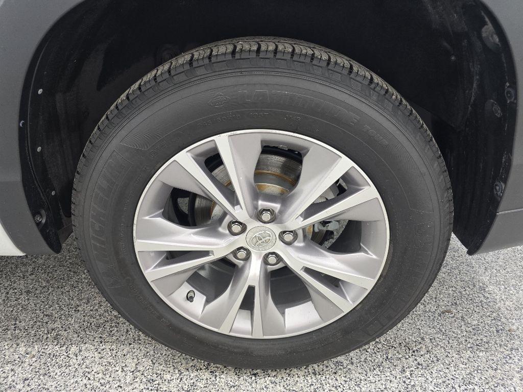Toyota Highlander XLE FWD V6 2015