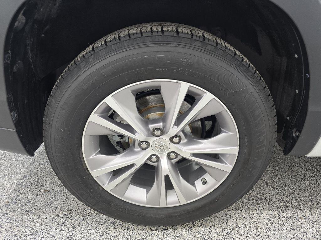Toyota Highlander XLE FWD V6 2015