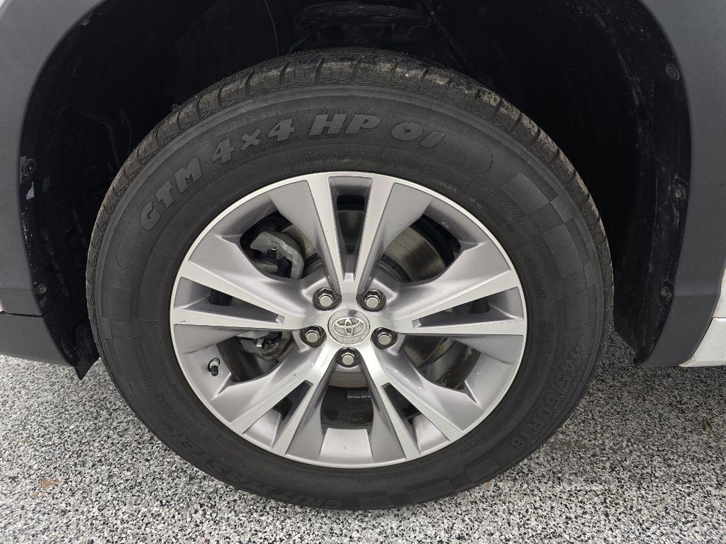 Toyota Highlander XLE FWD V6 2015