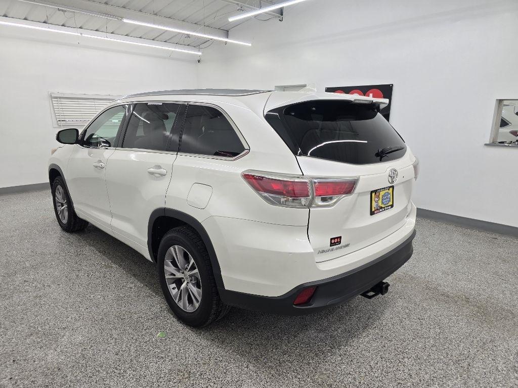 Toyota Highlander XLE FWD V6 2015