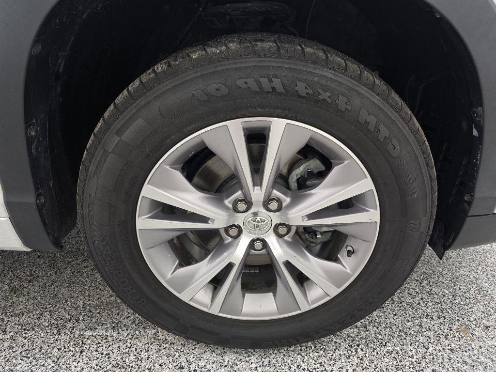 Toyota Highlander XLE FWD V6 2015