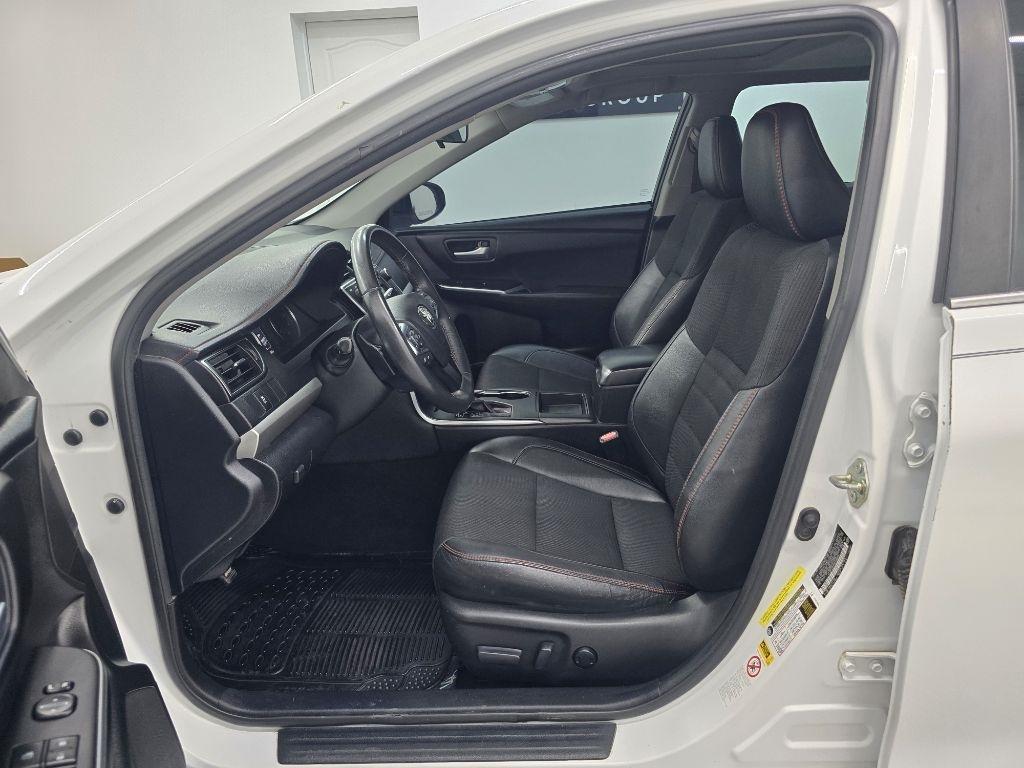 Toyota Camry SE 2017