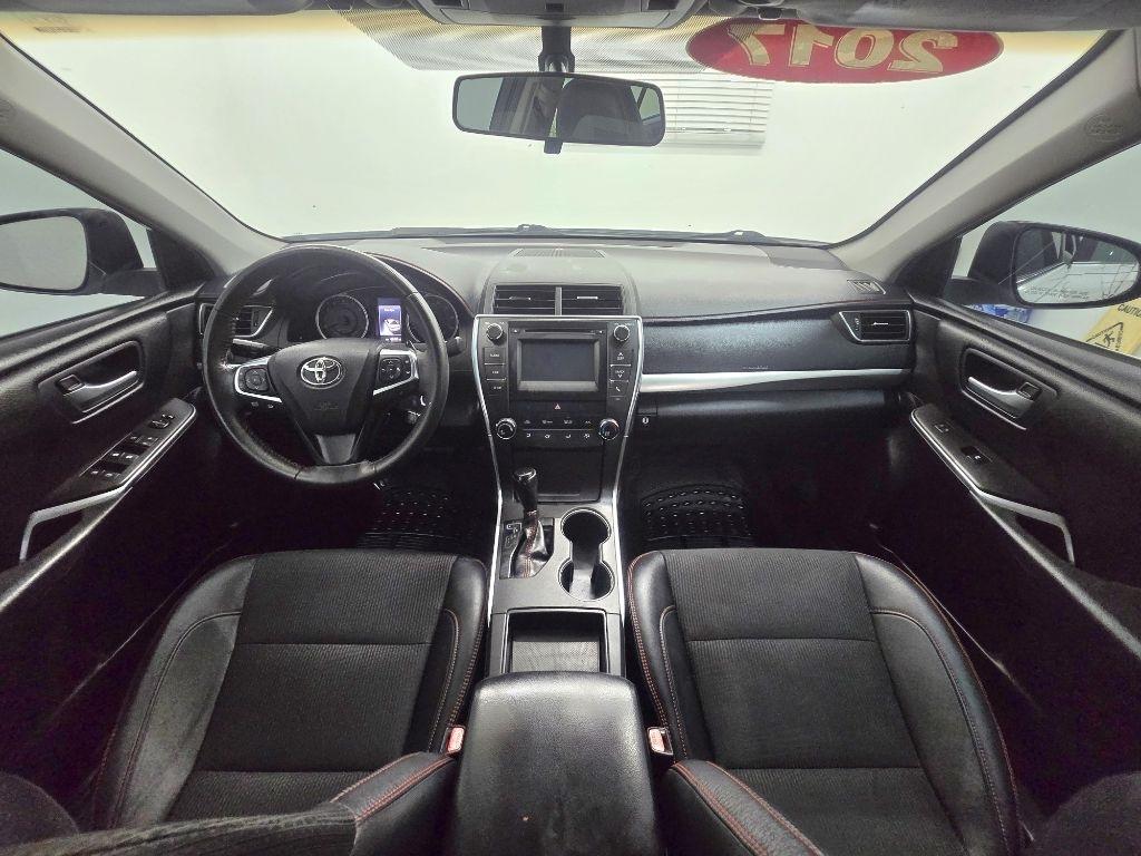 Toyota Camry SE 2017