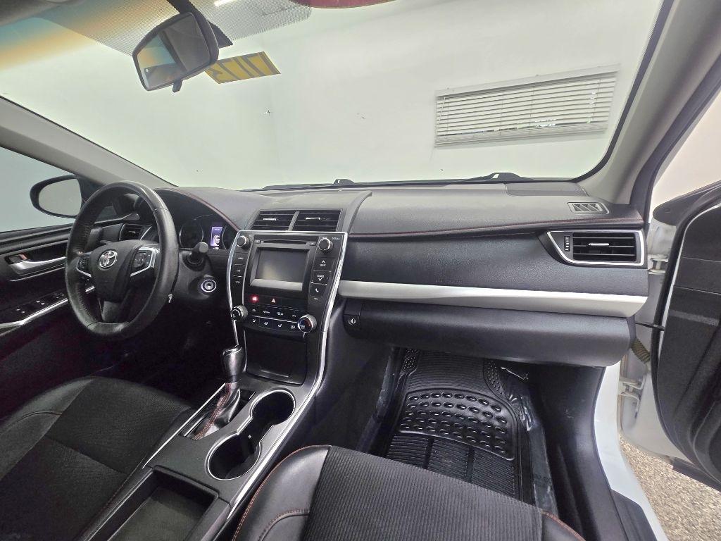 Toyota Camry SE 2017