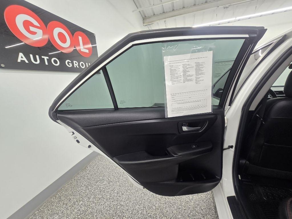 Toyota Camry SE 2017