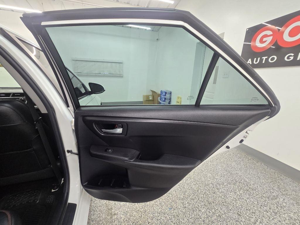 Toyota Camry SE 2017