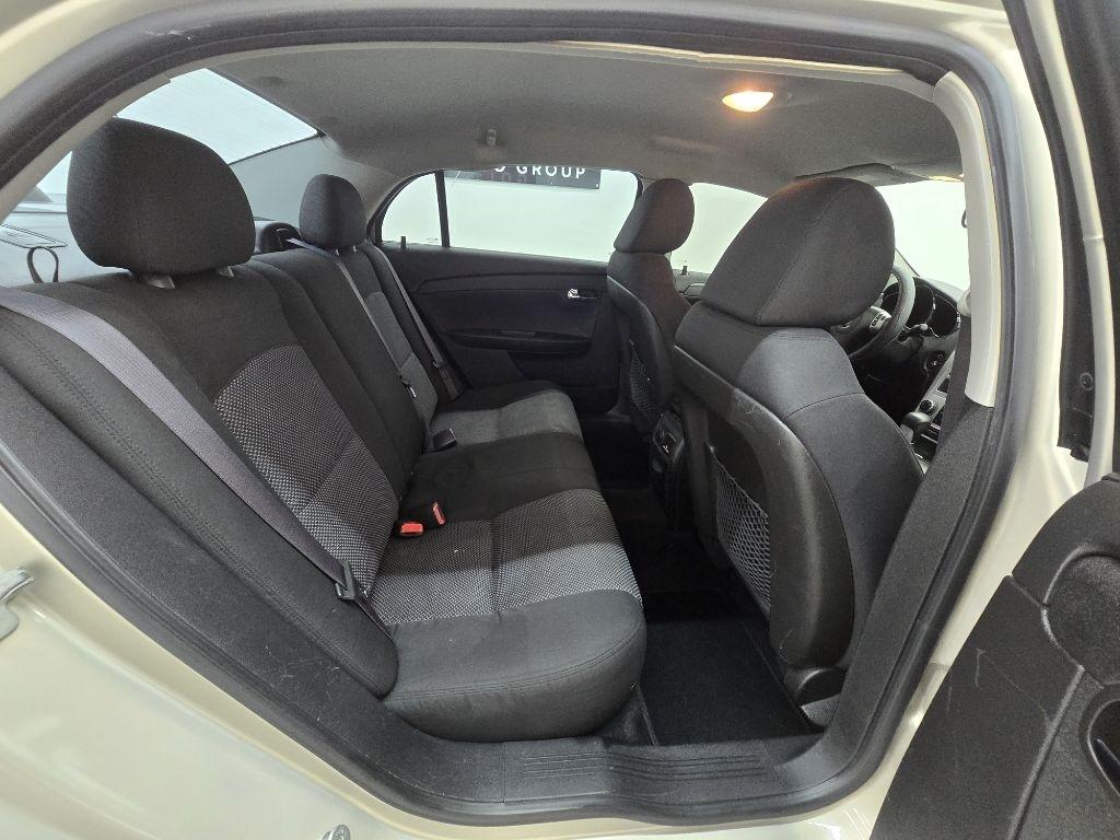 Chevrolet Malibu 1LT 2012