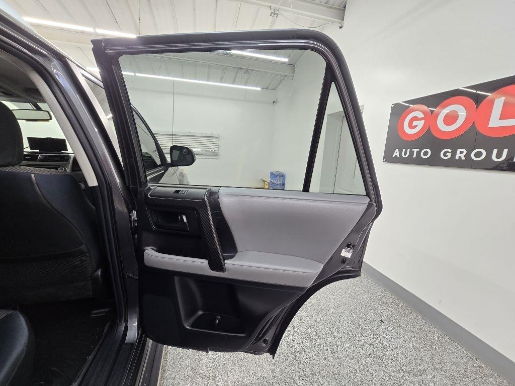 Toyota 4Runner SR5 2WD 2012