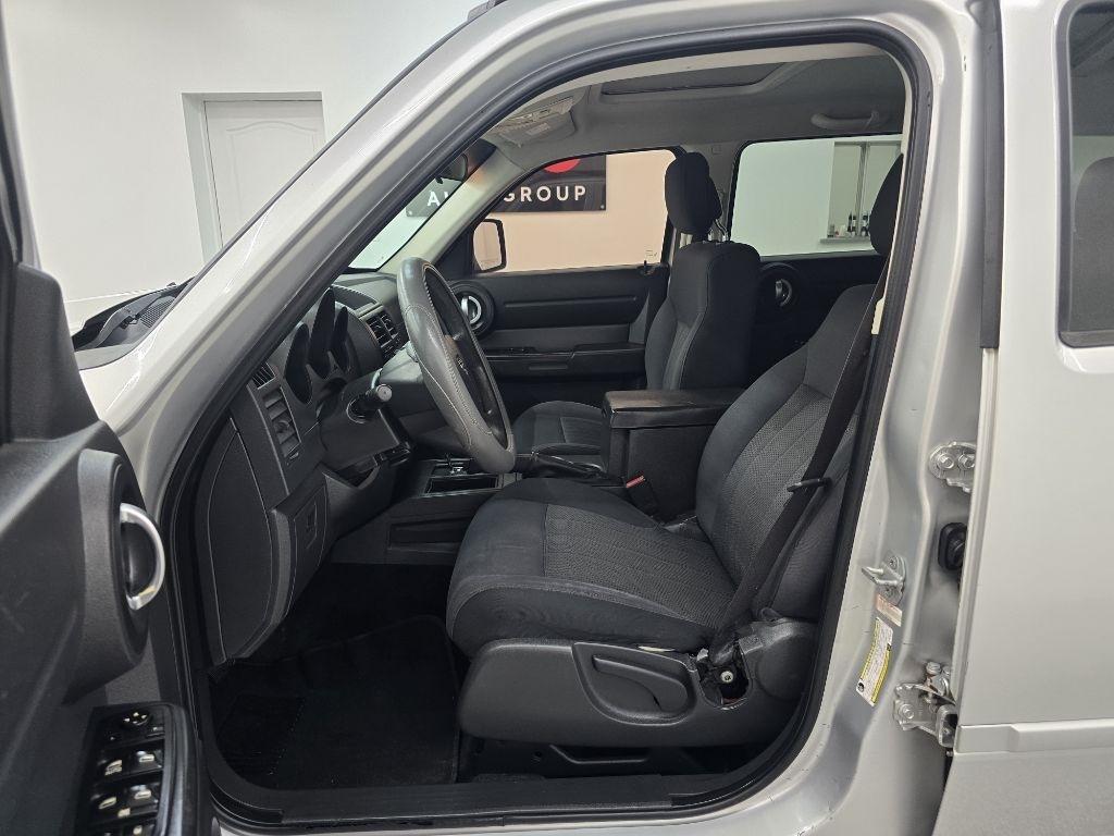 Dodge Nitro Heat 2WD 2011