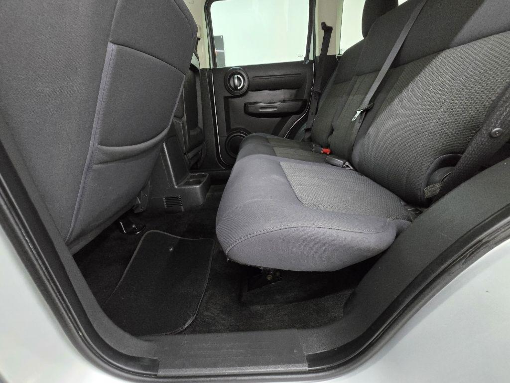 Dodge Nitro Heat 2WD 2011