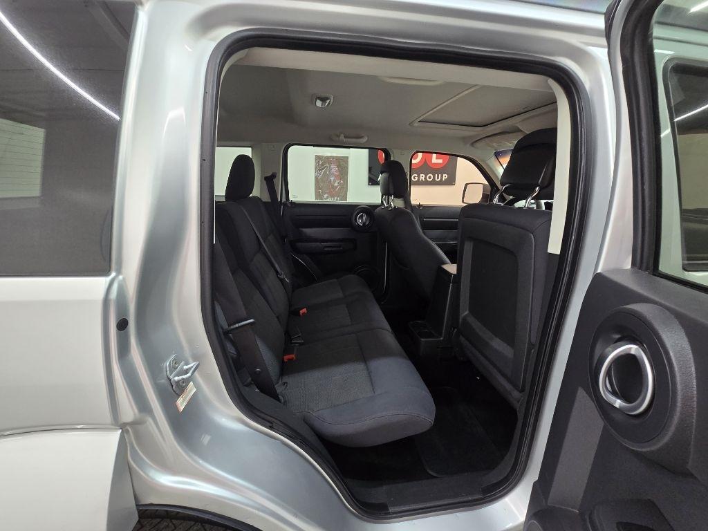 Dodge Nitro Heat 2WD 2011