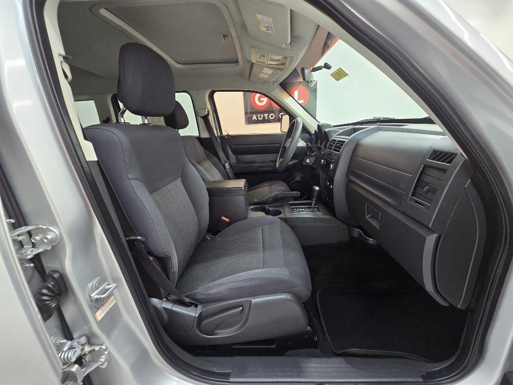 Dodge Nitro Heat 2WD 2011