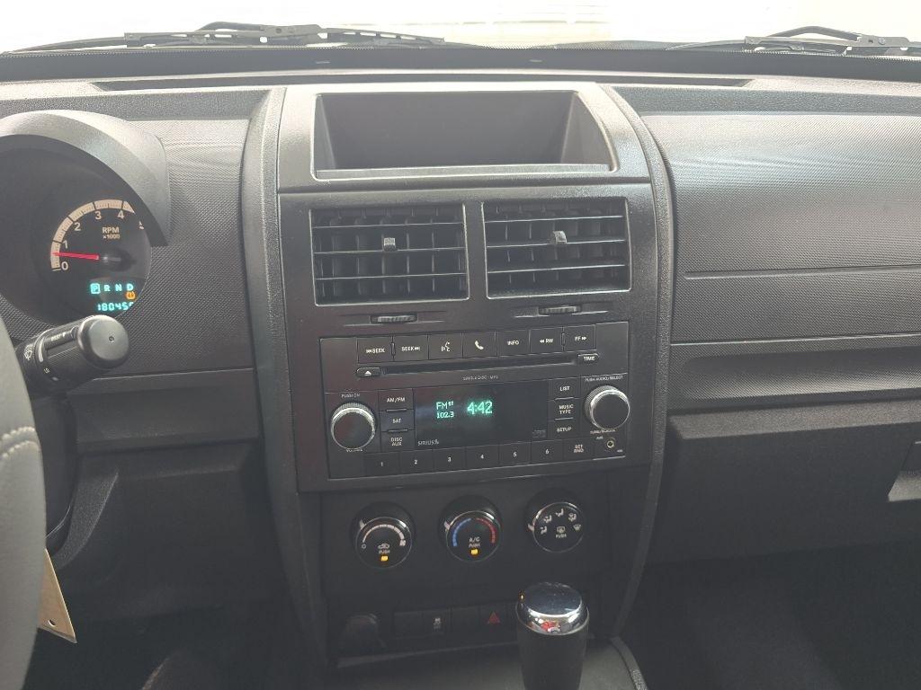 Dodge Nitro Heat 2WD 2011