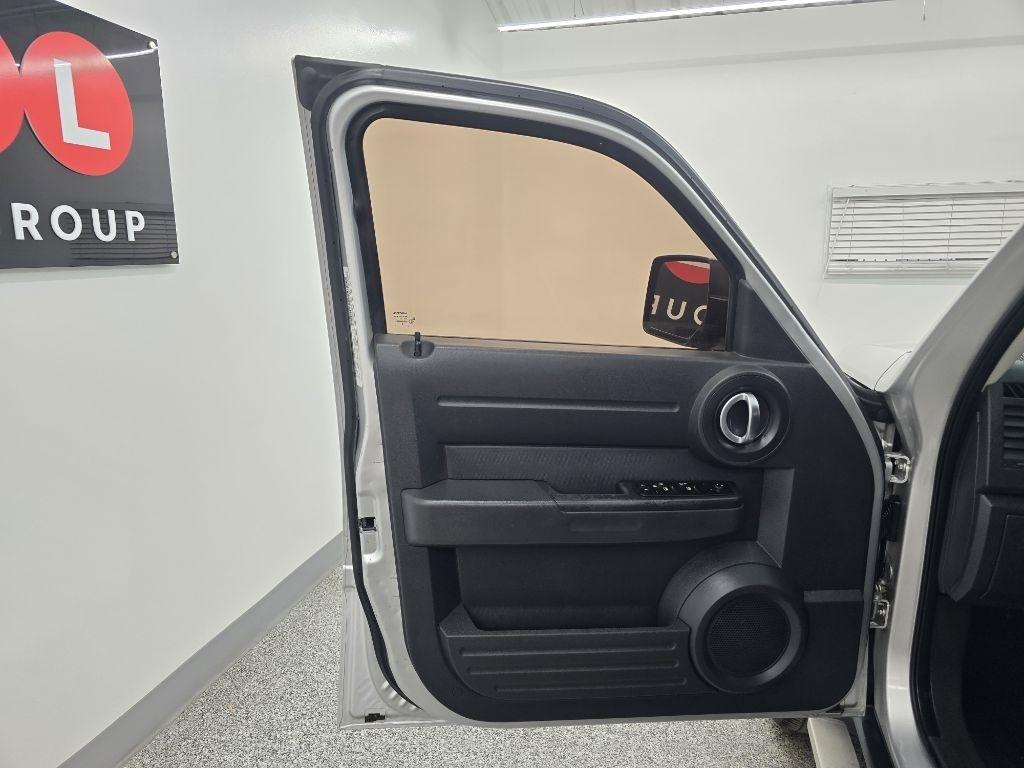 Dodge Nitro Heat 2WD 2011