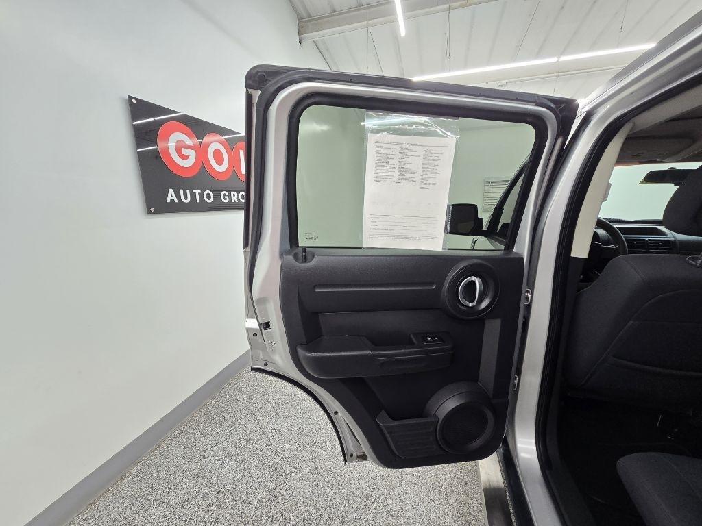 Dodge Nitro Heat 2WD 2011