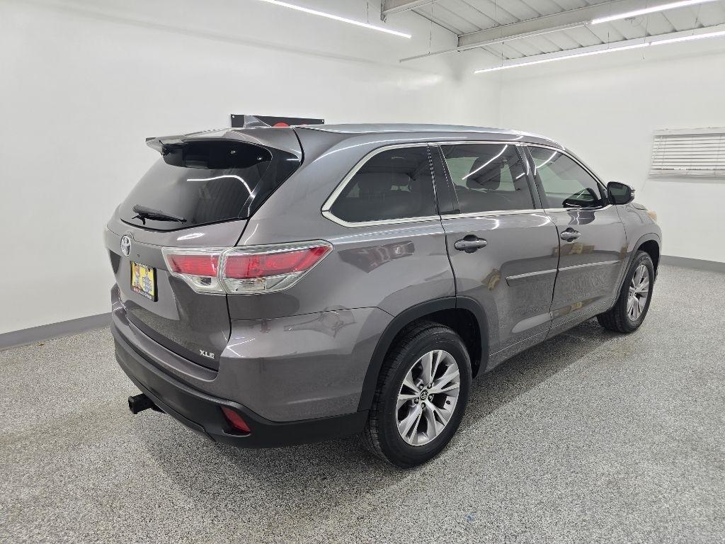 Toyota Highlander XLE FWD V6 2016