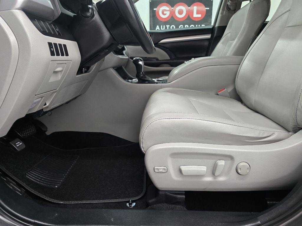 Toyota Highlander XLE FWD V6 2016