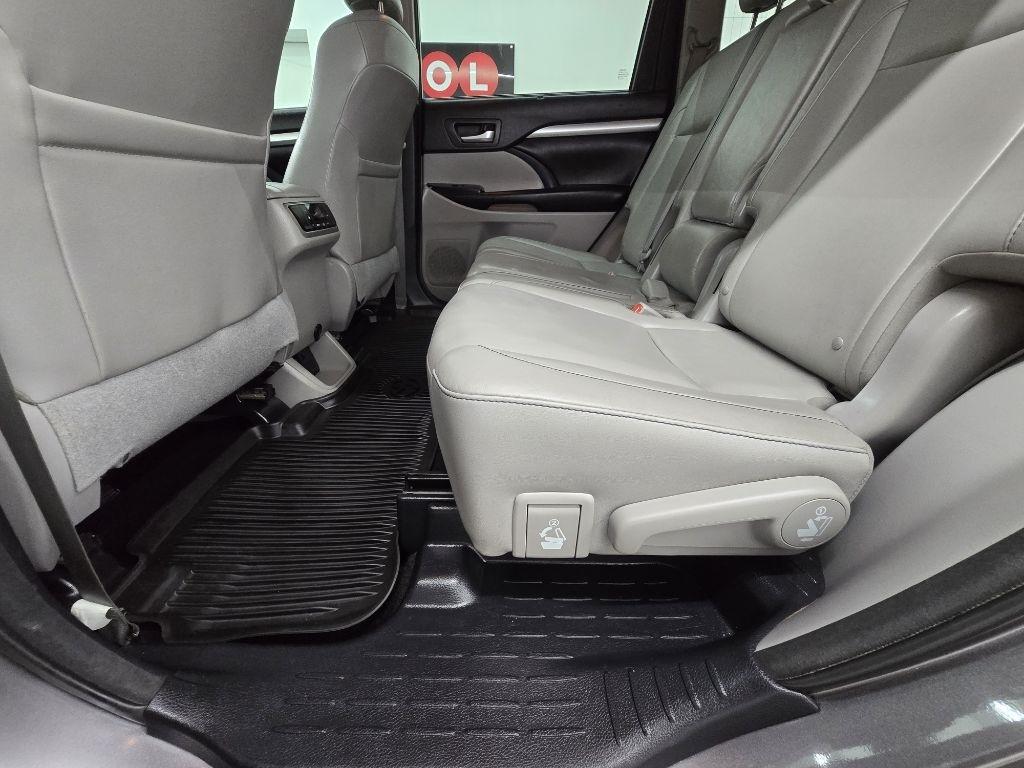 Toyota Highlander XLE FWD V6 2016