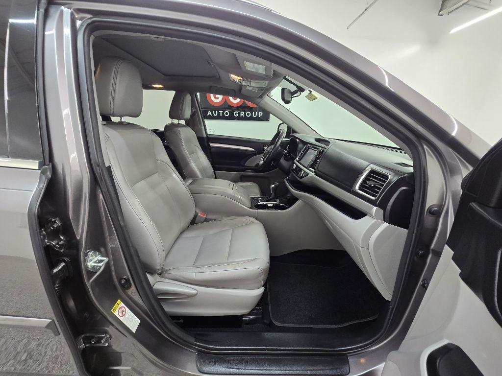 Toyota Highlander XLE FWD V6 2016