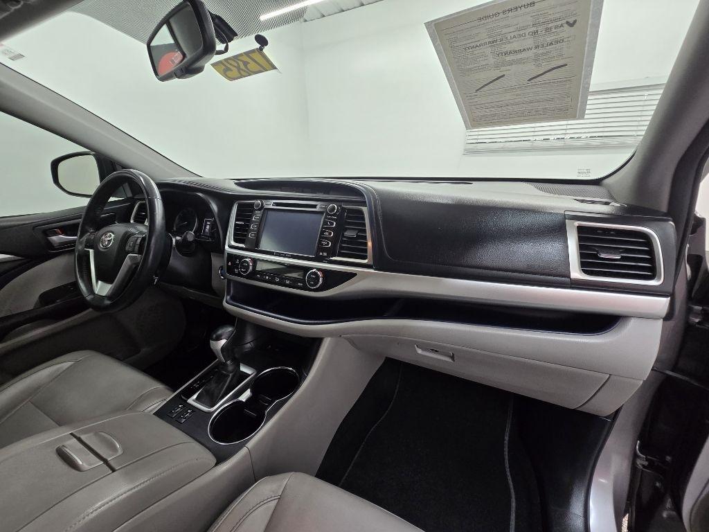 Toyota Highlander XLE FWD V6 2016