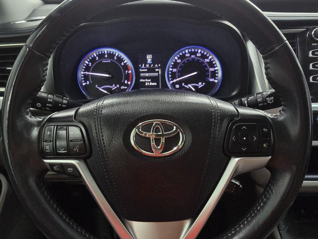 Toyota Highlander XLE FWD V6 2016