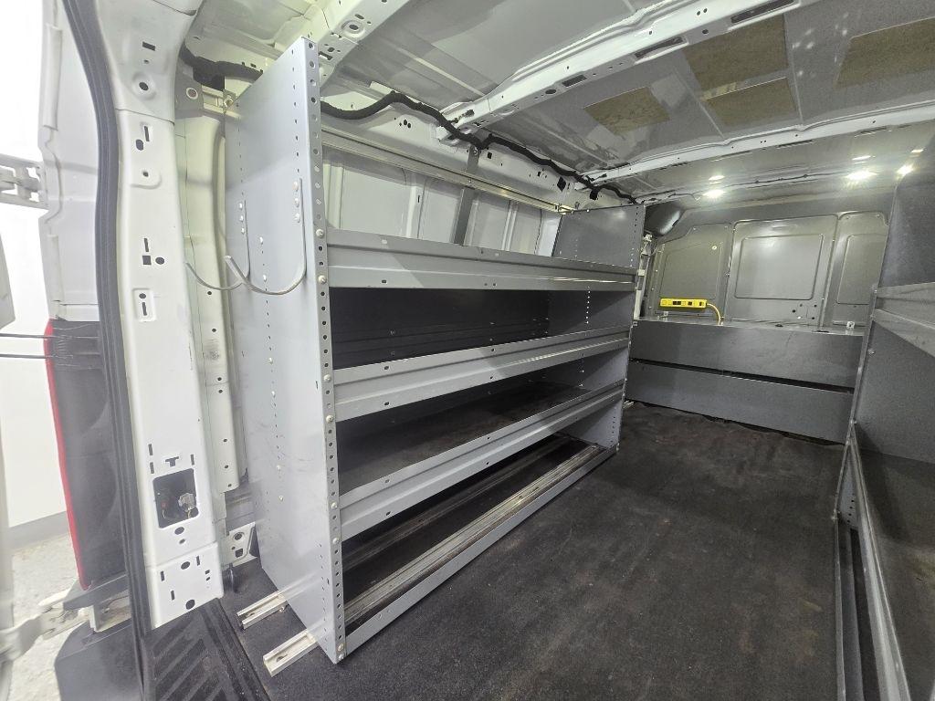 Ford Transit 150 Van Low Roof w/Sliding Pass. 148-in. WB 2017