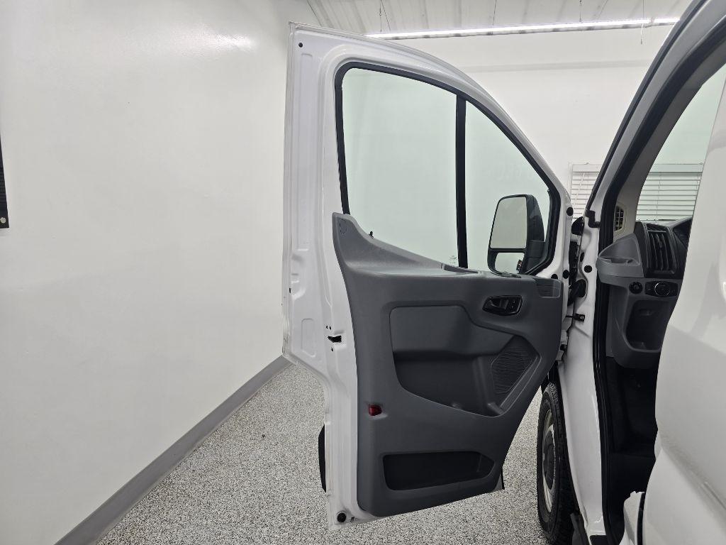 Ford Transit 150 Van Low Roof w/Sliding Pass. 148-in. WB 2017