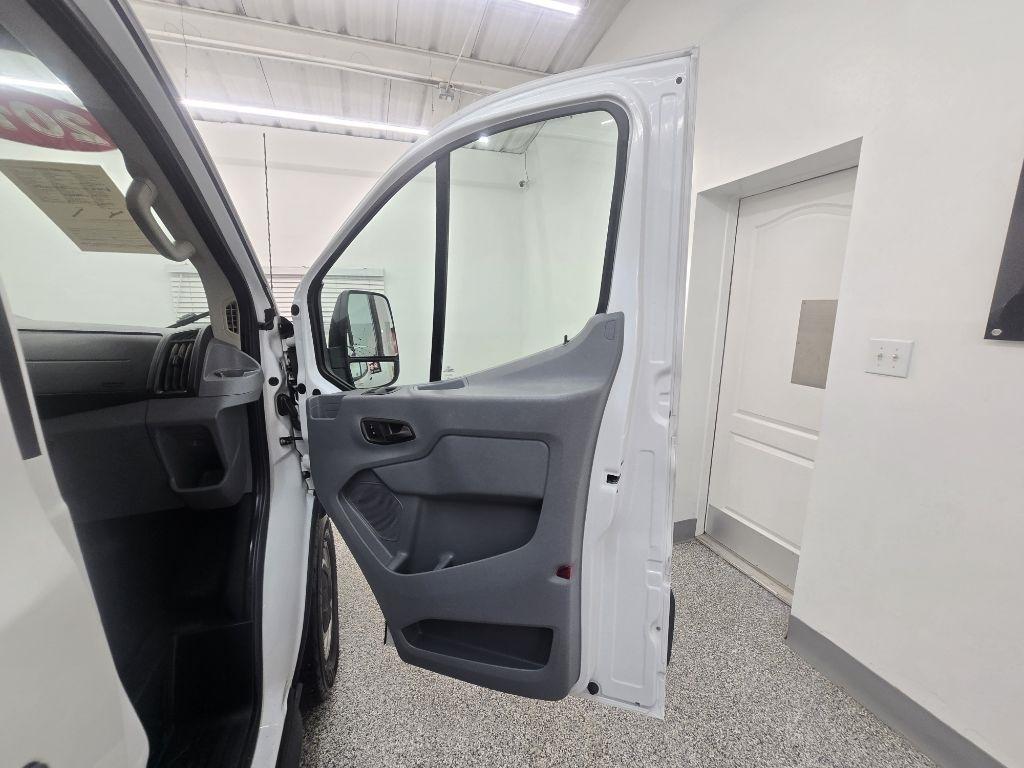 Ford Transit 150 Van Low Roof w/Sliding Pass. 148-in. WB 2017