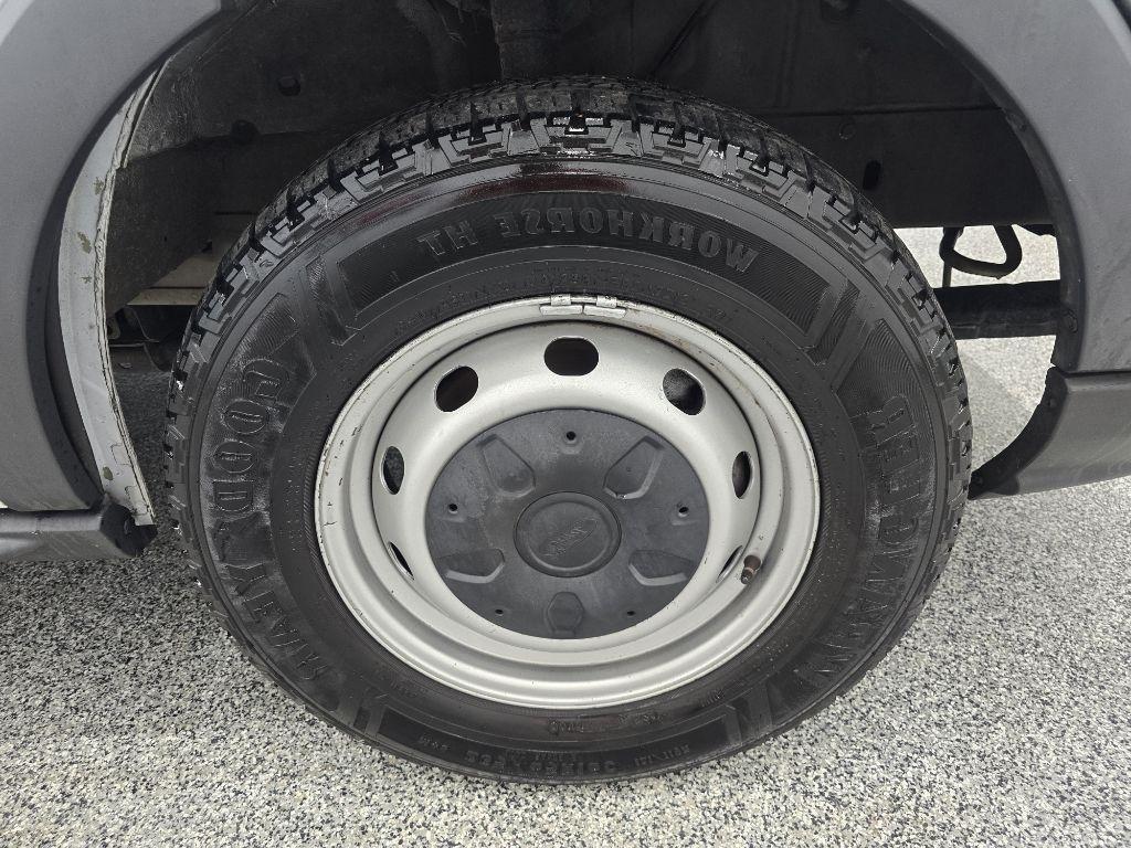 Ford Transit 150 Van Low Roof w/Sliding Pass. 148-in. WB 2017