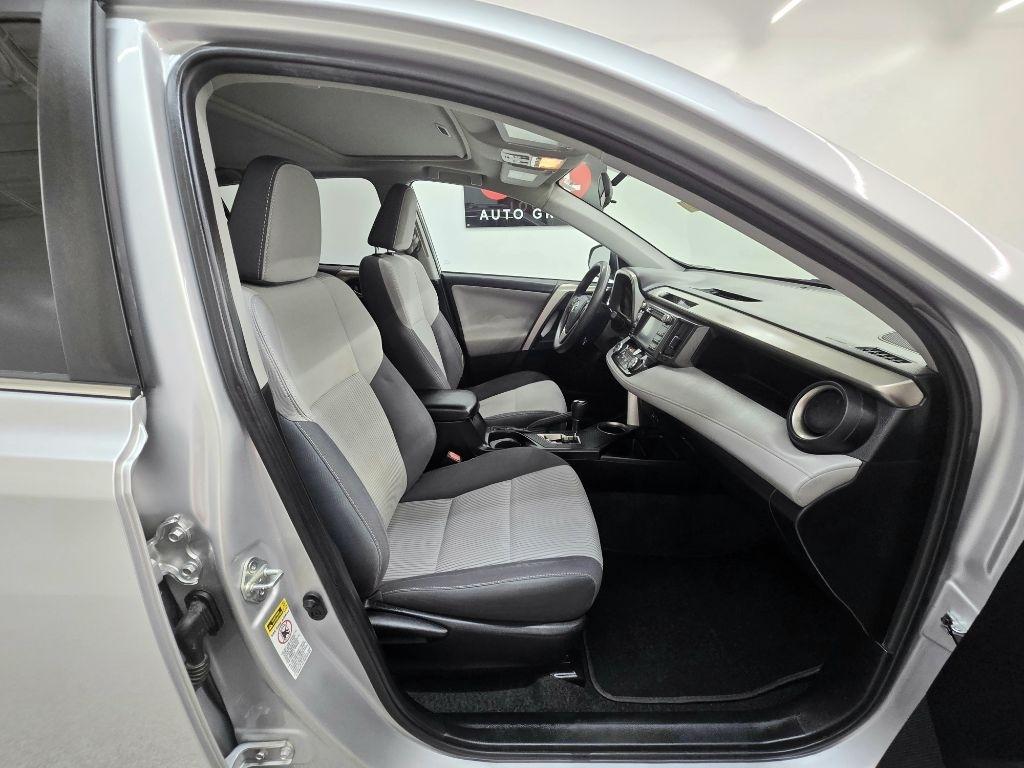 Toyota RAV4 XLE FWD 2015