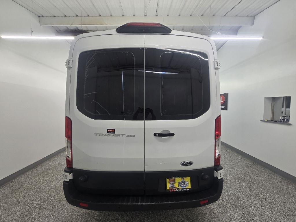Ford Transit 250 Van Med. Roof w/Sliding Pass. 148-in. WB 2018