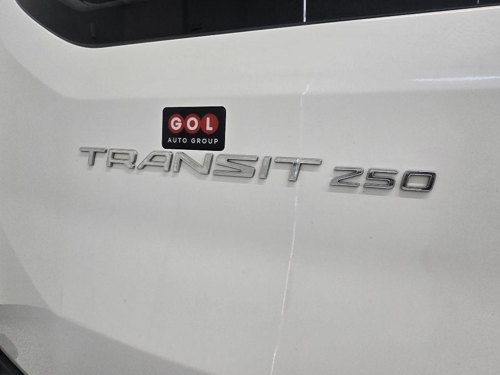 Ford Transit 250 Van Med. Roof w/Sliding Pass. 148-in. WB 2018