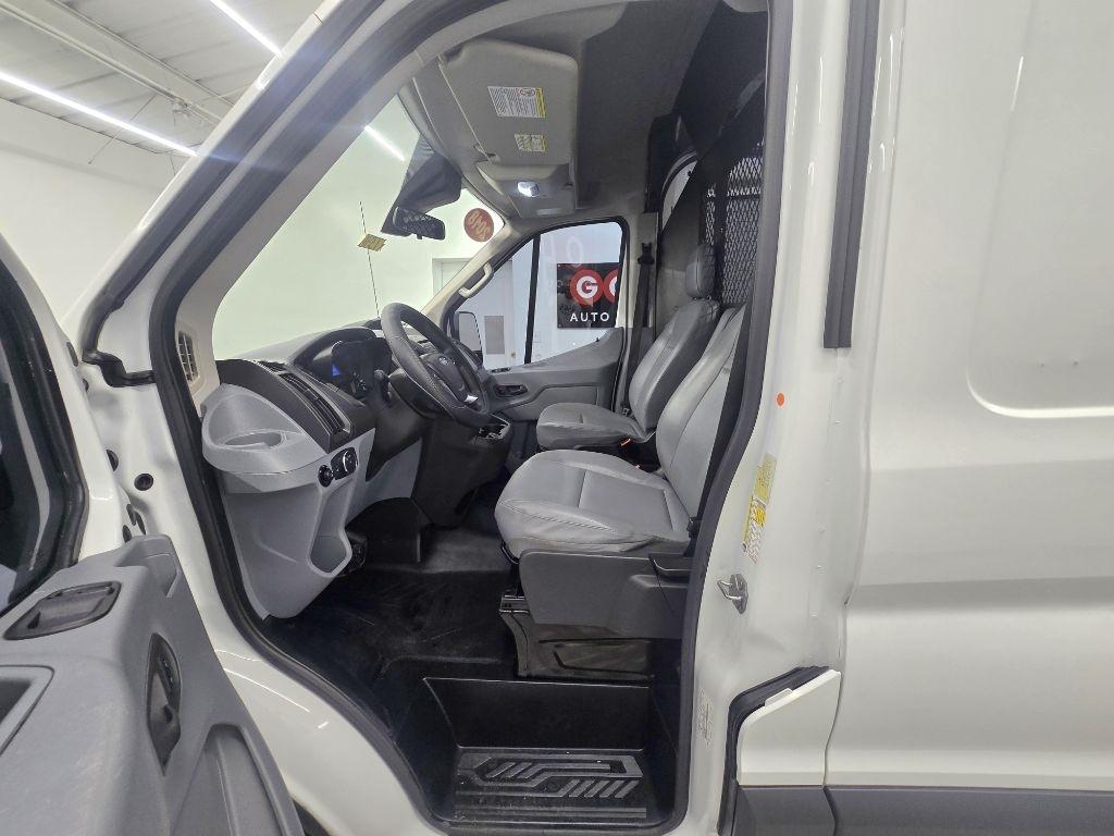 Ford Transit 250 Van Med. Roof w/Sliding Pass. 148-in. WB 2018