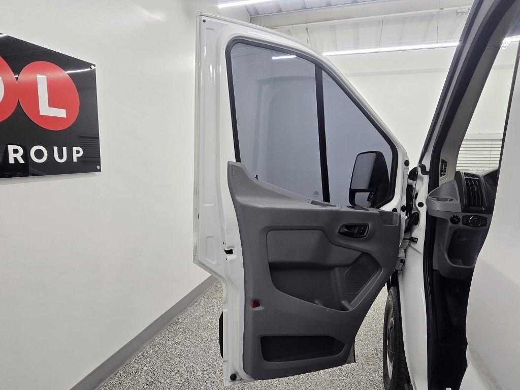 Ford Transit 250 Van Med. Roof w/Sliding Pass. 148-in. WB 2018