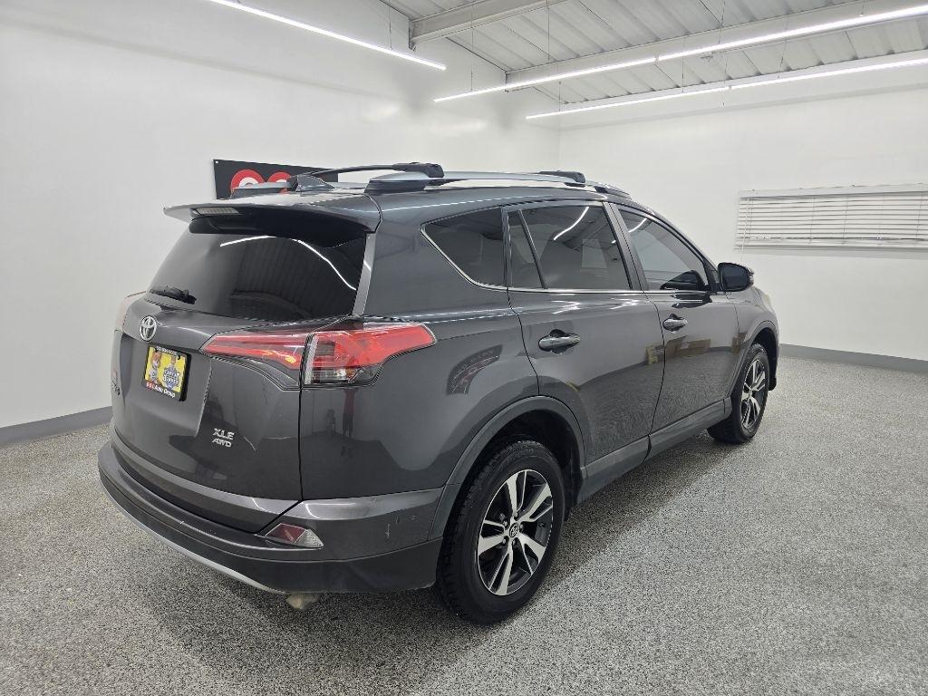 Toyota RAV4 XLE AWD 2018