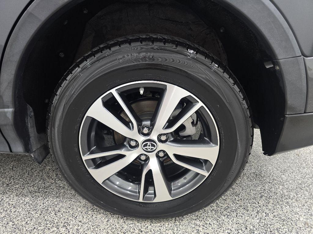 Toyota RAV4 XLE AWD 2018