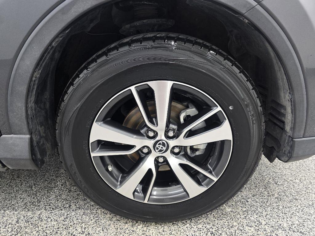 Toyota RAV4 XLE AWD 2018