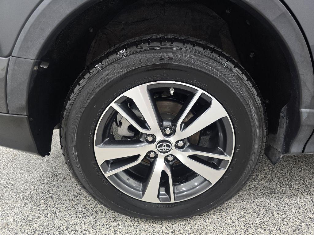 Toyota RAV4 XLE AWD 2018