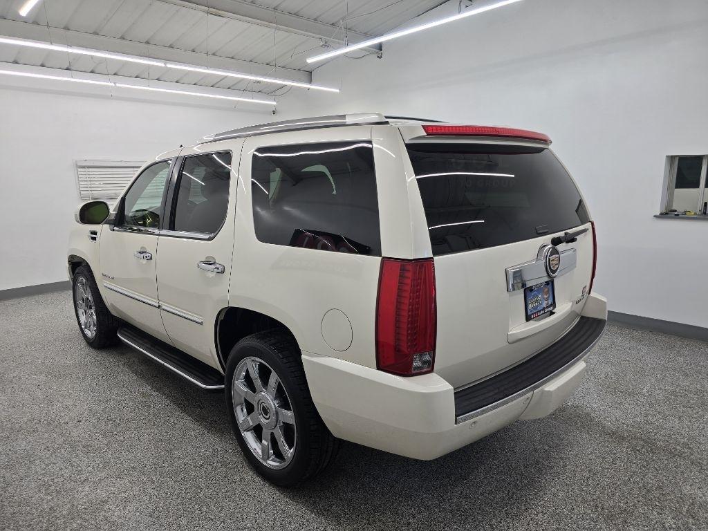 Cadillac Escalade 2WD Luxury 2013