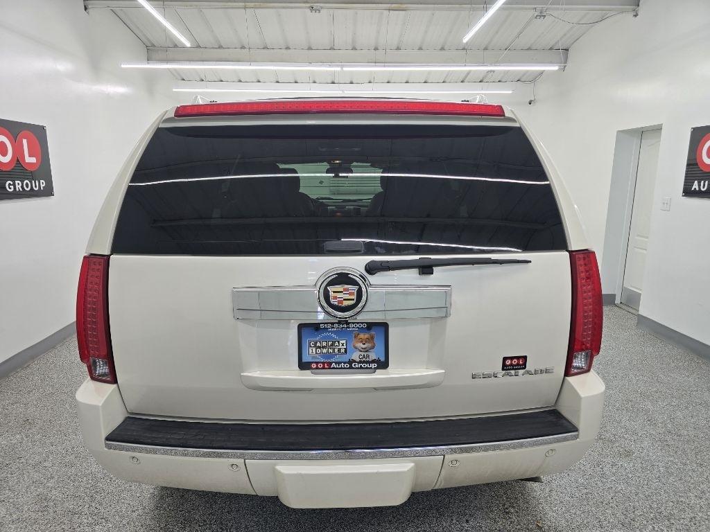 Cadillac Escalade 2WD Luxury 2013