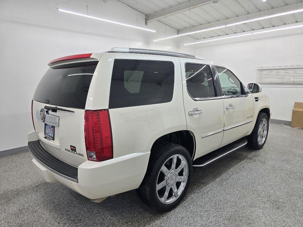 Cadillac Escalade 2WD Luxury 2013