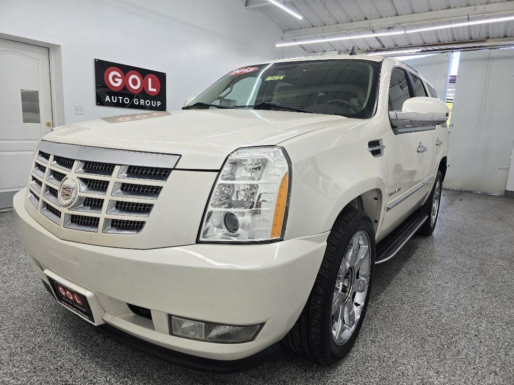 Cadillac Escalade 2WD Luxury 2013