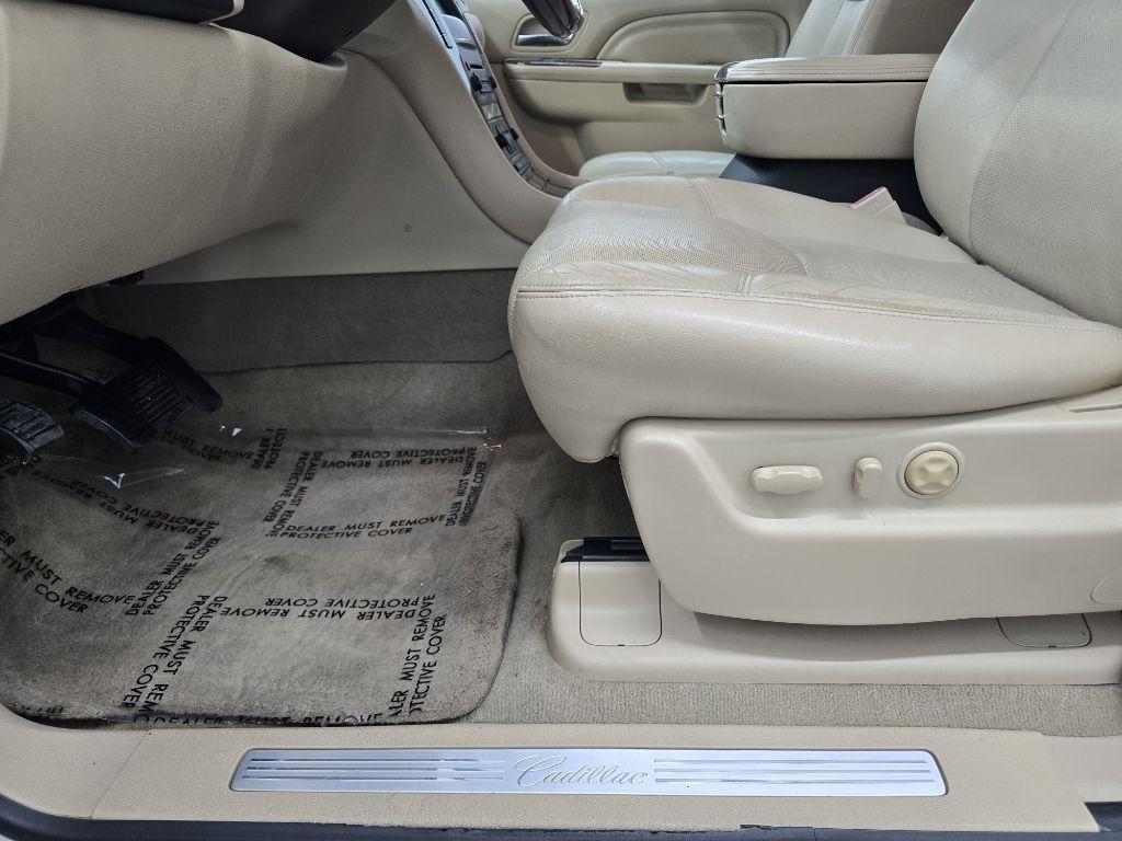 Cadillac Escalade 2WD Luxury 2013