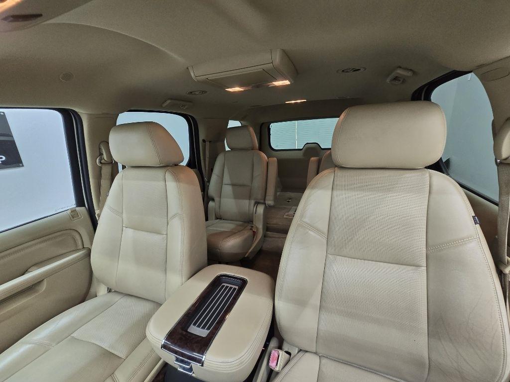 Cadillac Escalade 2WD Luxury 2013