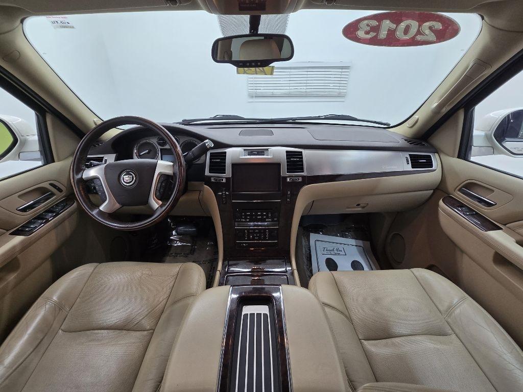 Cadillac Escalade 2WD Luxury 2013