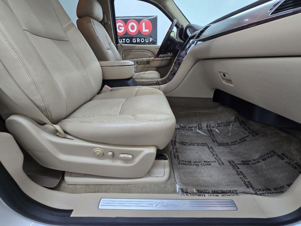 Cadillac Escalade 2WD Luxury 2013