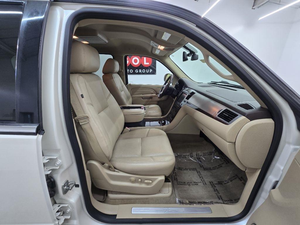 Cadillac Escalade 2WD Luxury 2013